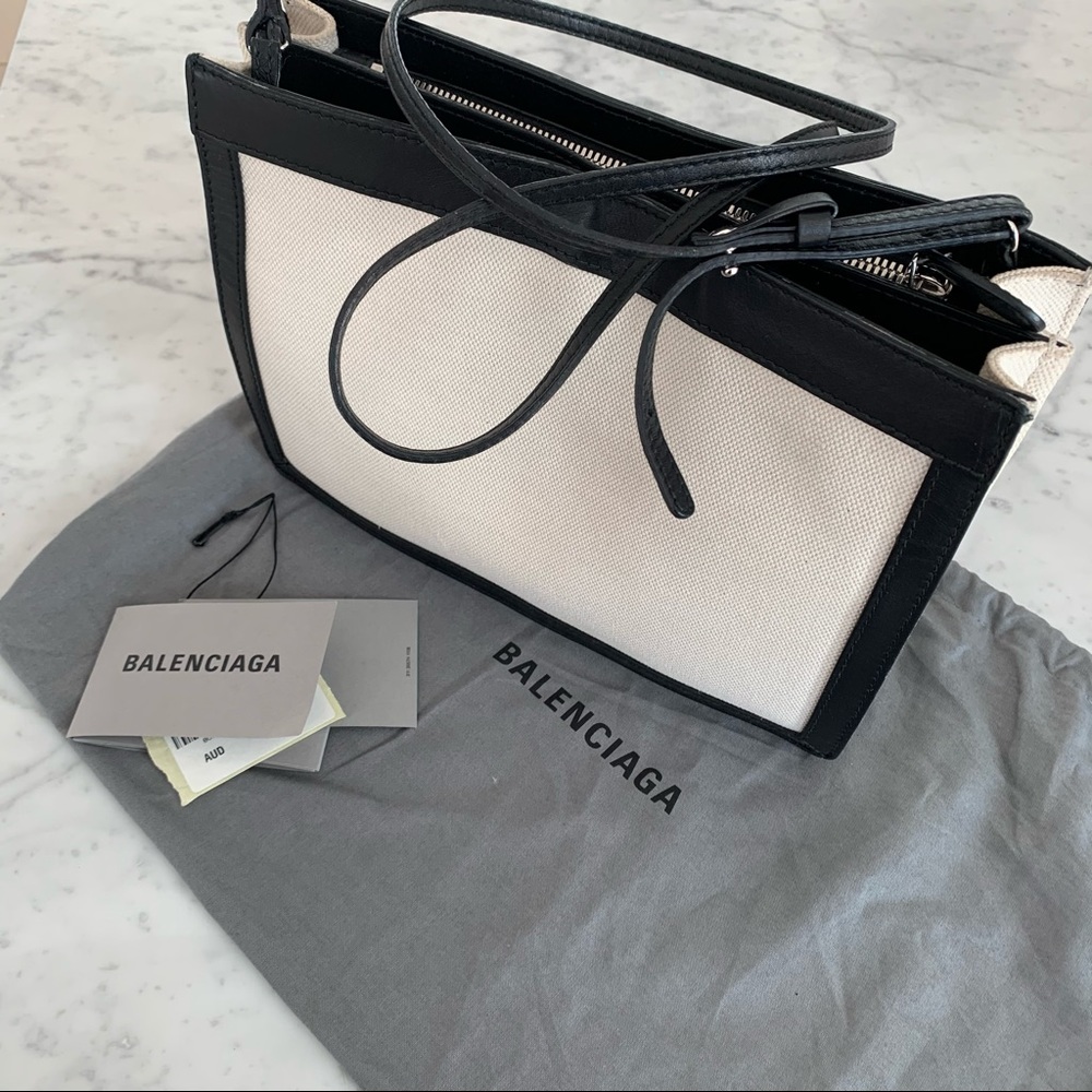 Balenciaga medium canvas pouch - Picture 8 of 11